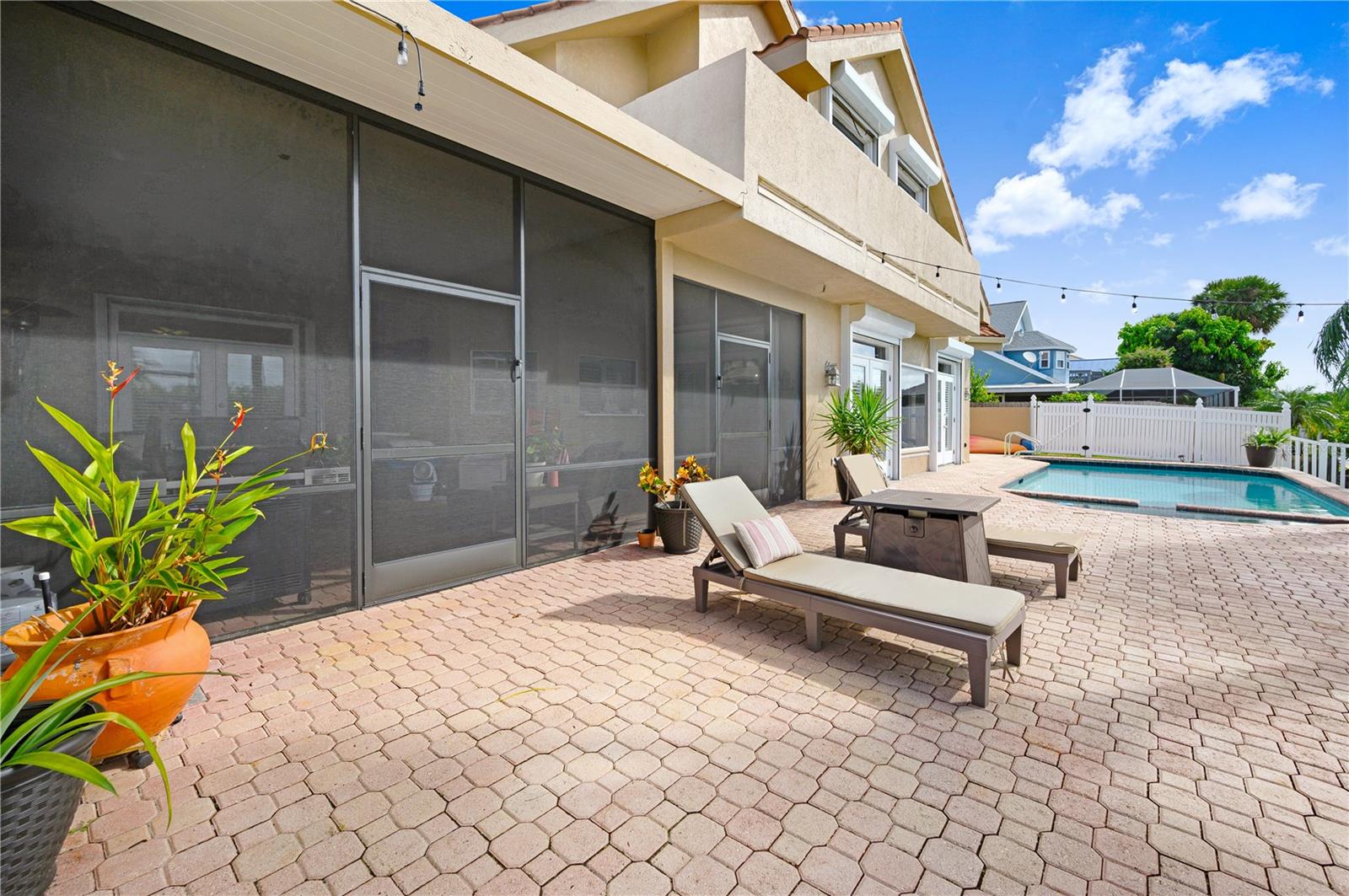 VILLA DE PALMAS SYKES COVE SEC 02 - Residential