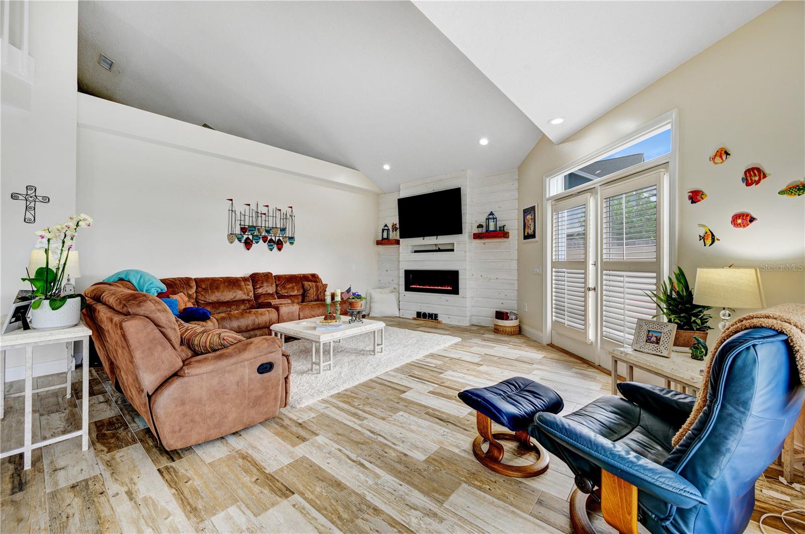 VILLA DE PALMAS SYKES COVE SEC 02 - Residential