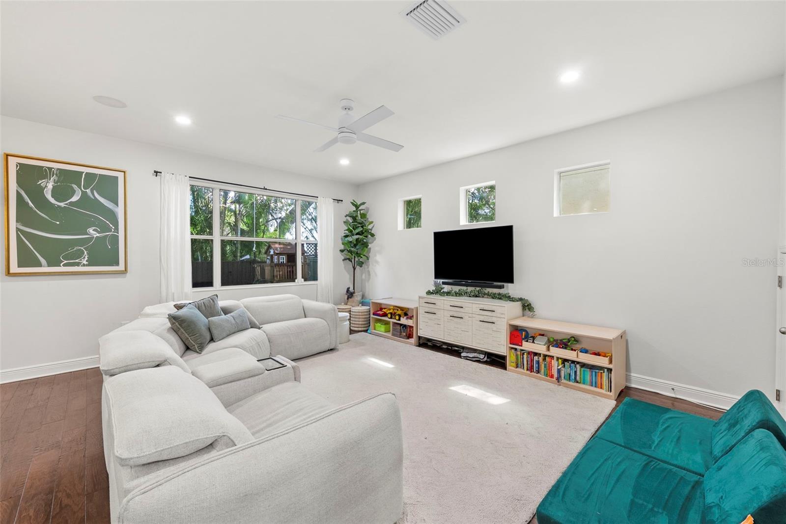 OAKELLARS - Residential