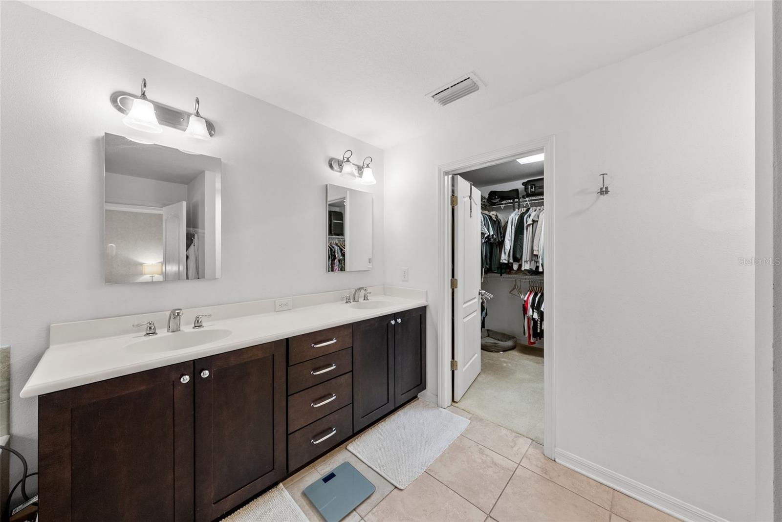 OAKELLARS - Residential