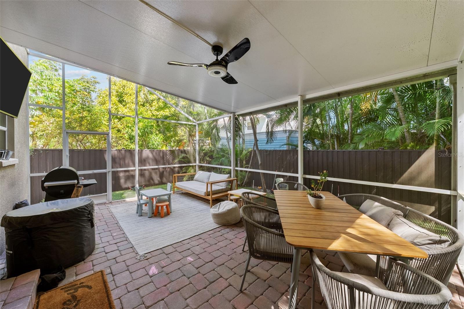 3401 W OAKELLAR AVENUE