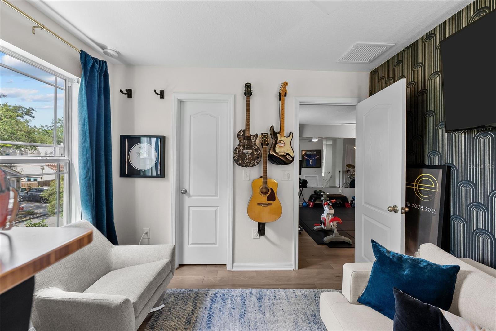 OAKELLARS - Residential