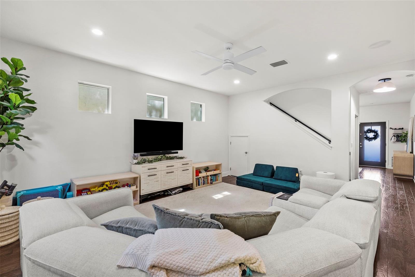 OAKELLARS - Residential