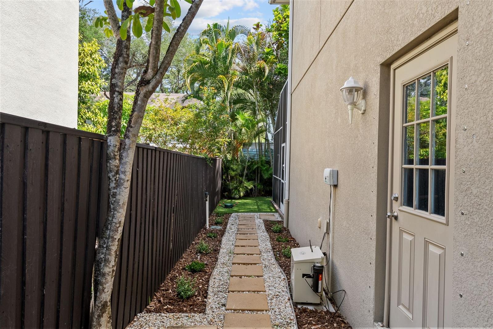 OAKELLARS - Residential