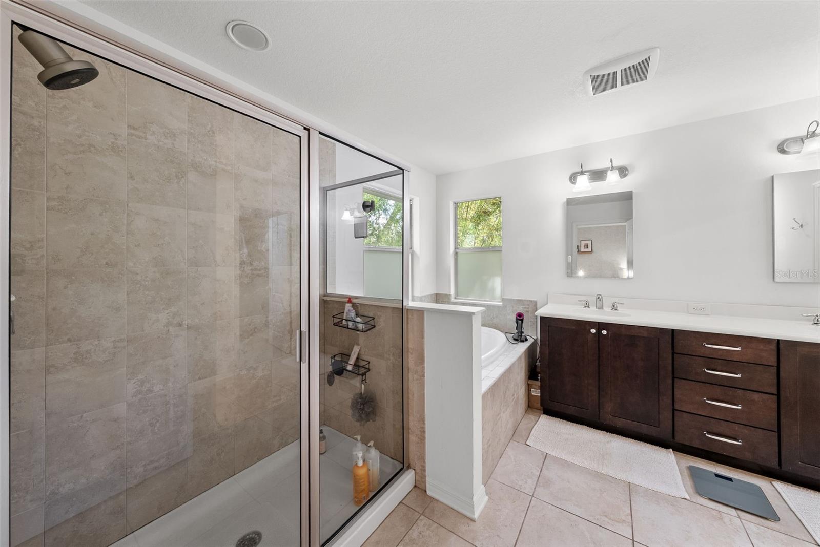 OAKELLARS - Residential