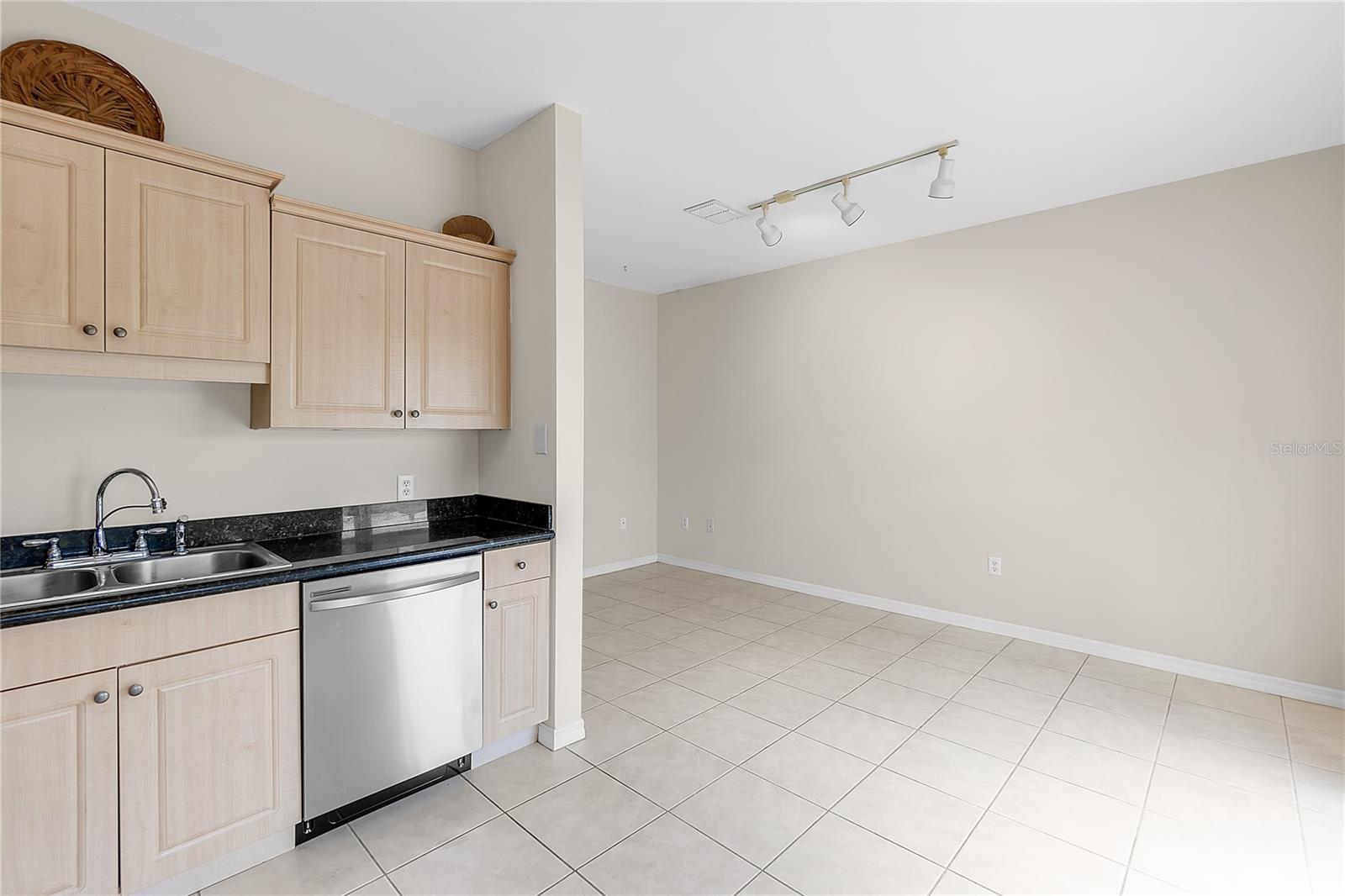 CAROLINA LANDINGS AT UNIVERSITY PLACE A - Residential