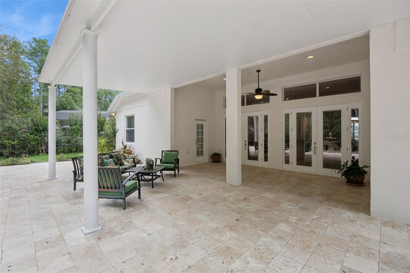 KINGS POINTE - Residential
