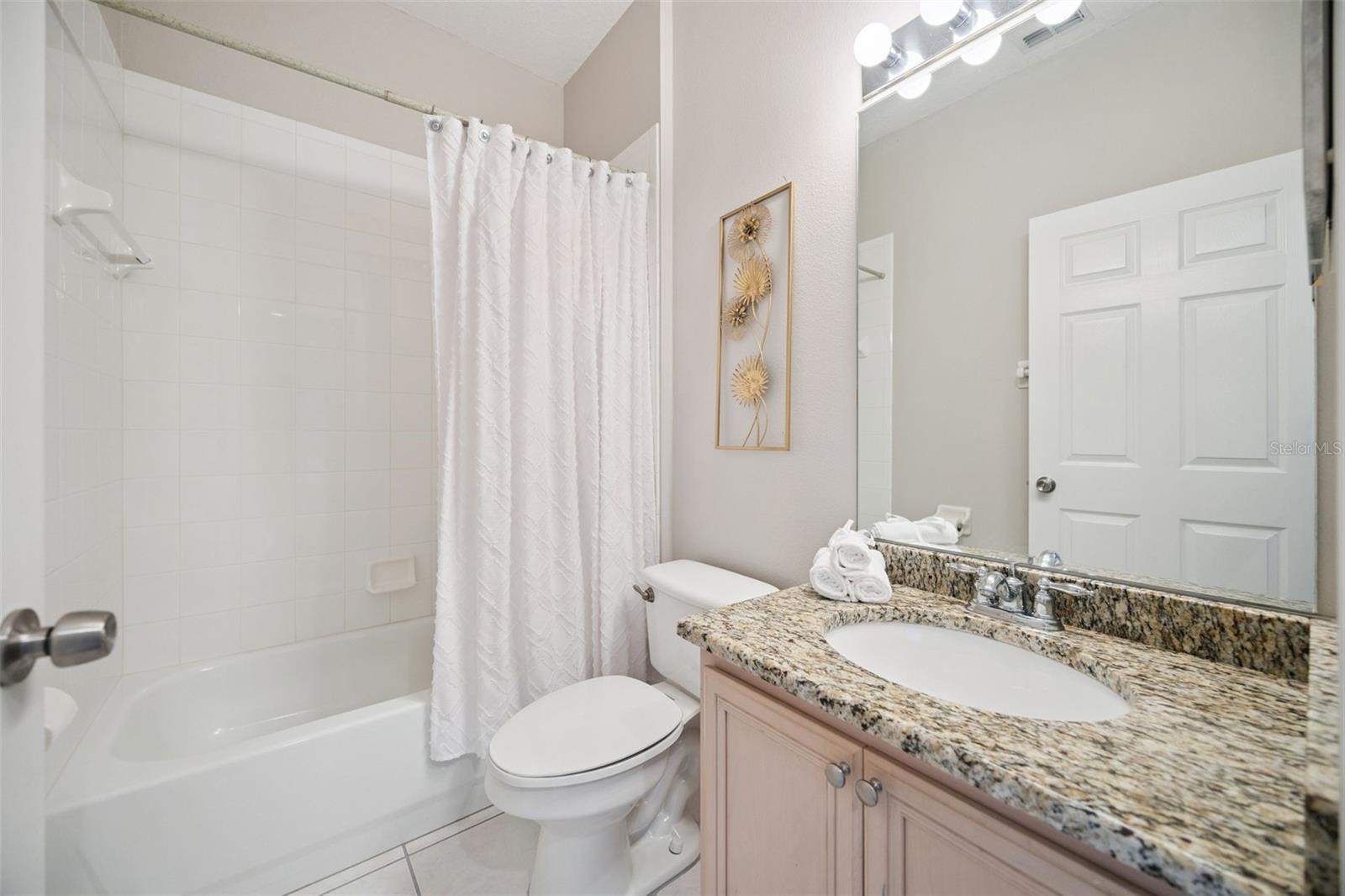 KINGS POINTE - Residential