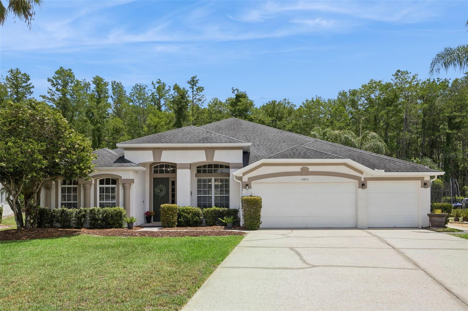 KINGS POINTE - Residential