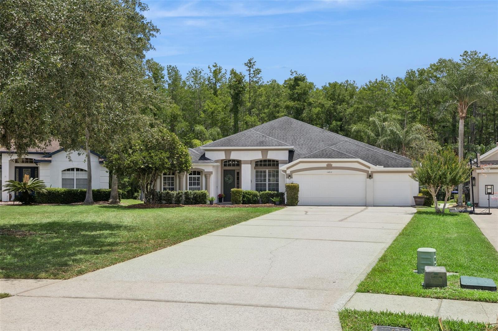 KINGS POINTE - Residential