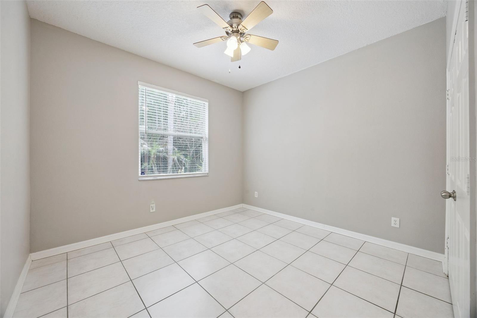 KINGS POINTE - Residential