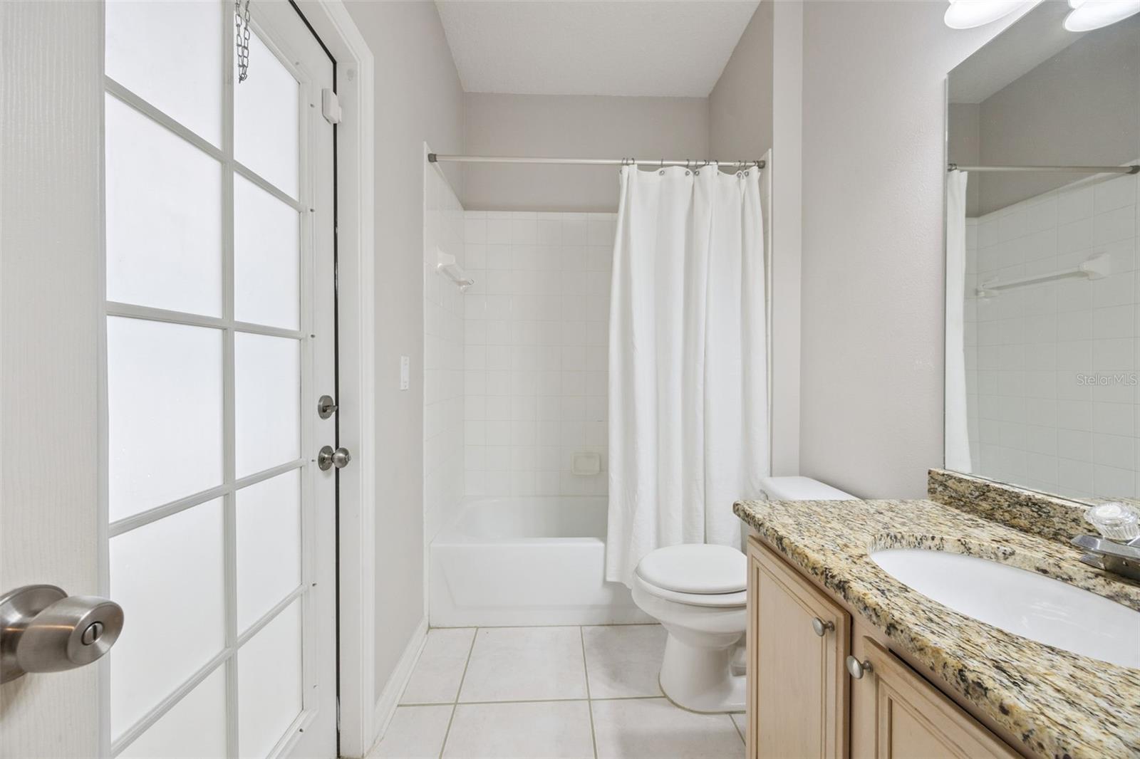 KINGS POINTE - Residential