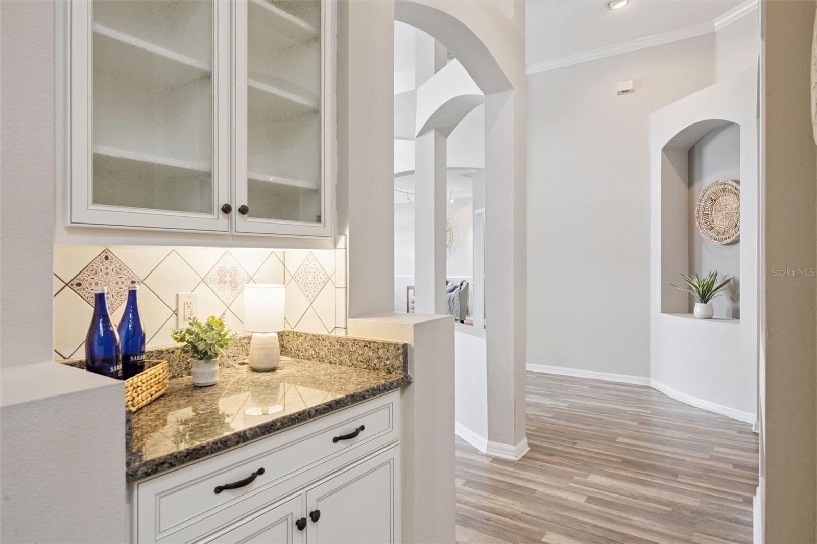 KINGS POINTE - Residential