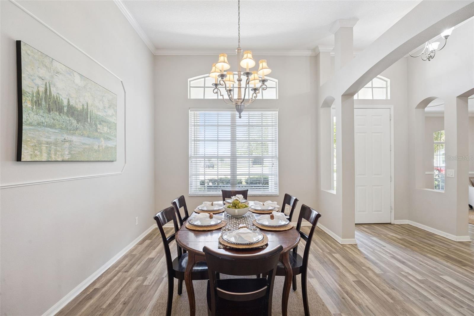 KINGS POINTE - Residential