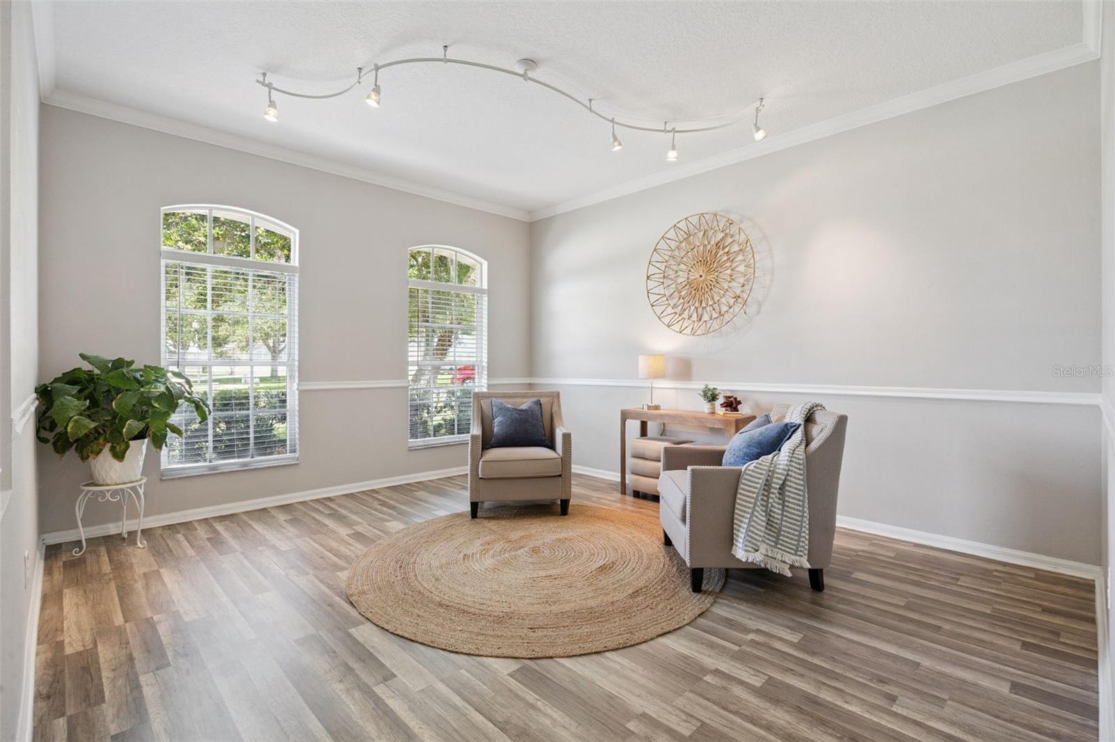 KINGS POINTE - Residential