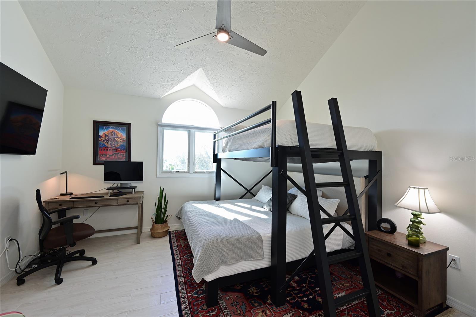 TIDY ISLAND PH III - Residential