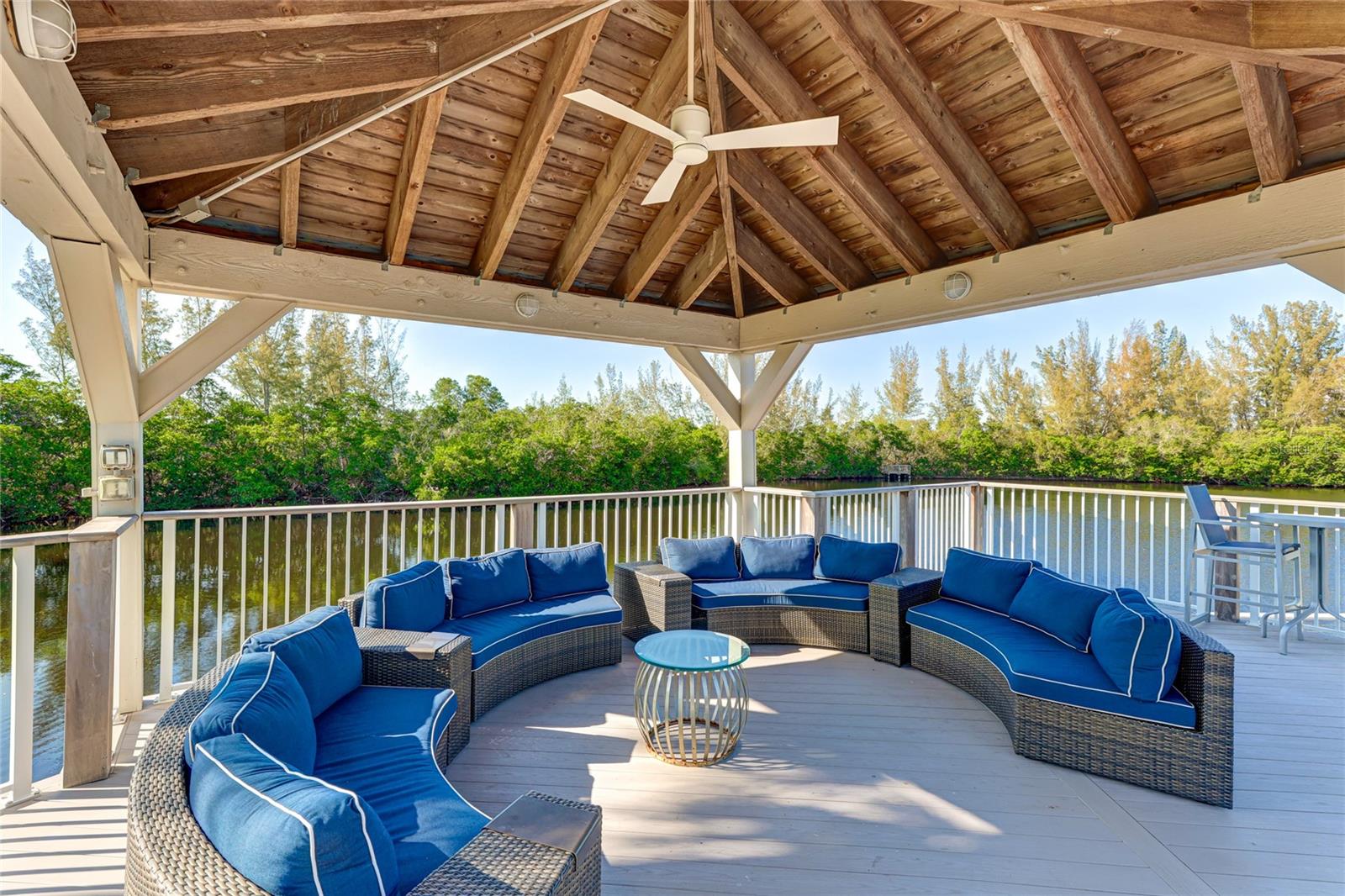 TIDY ISLAND PH III - Residential