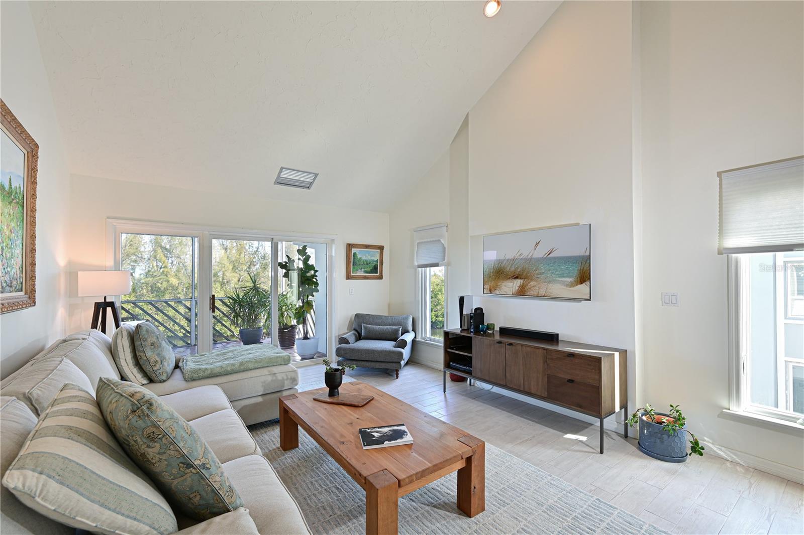 TIDY ISLAND PH III - Residential