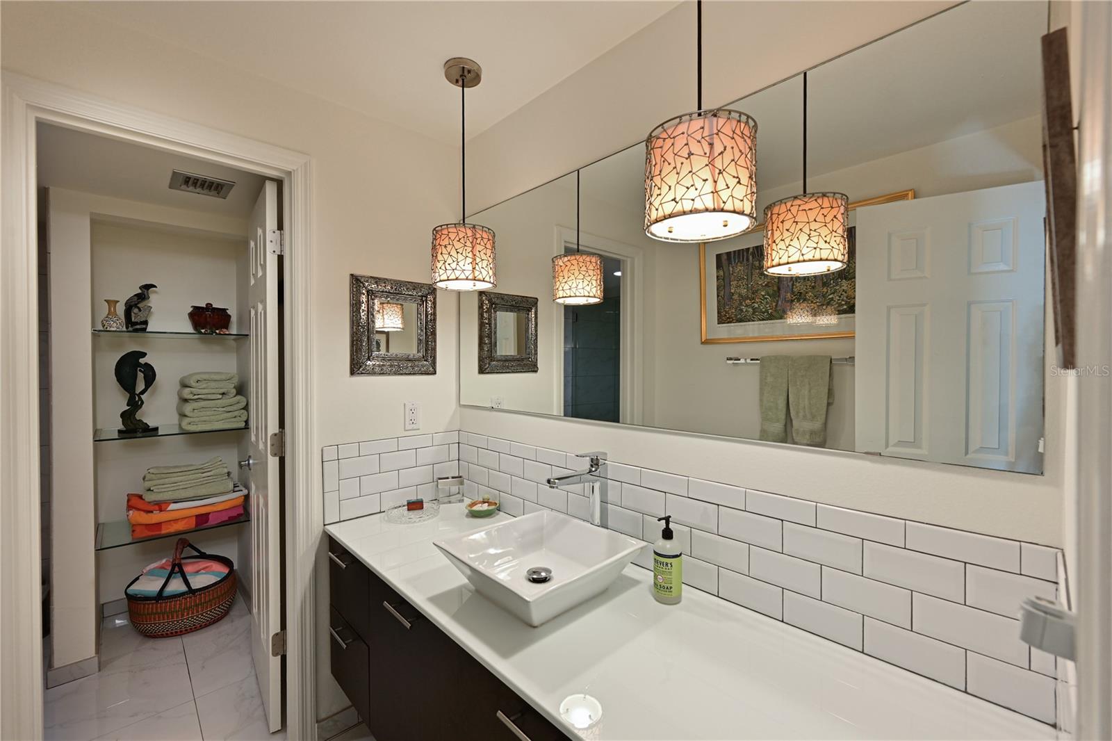 TIDY ISLAND PH III - Residential