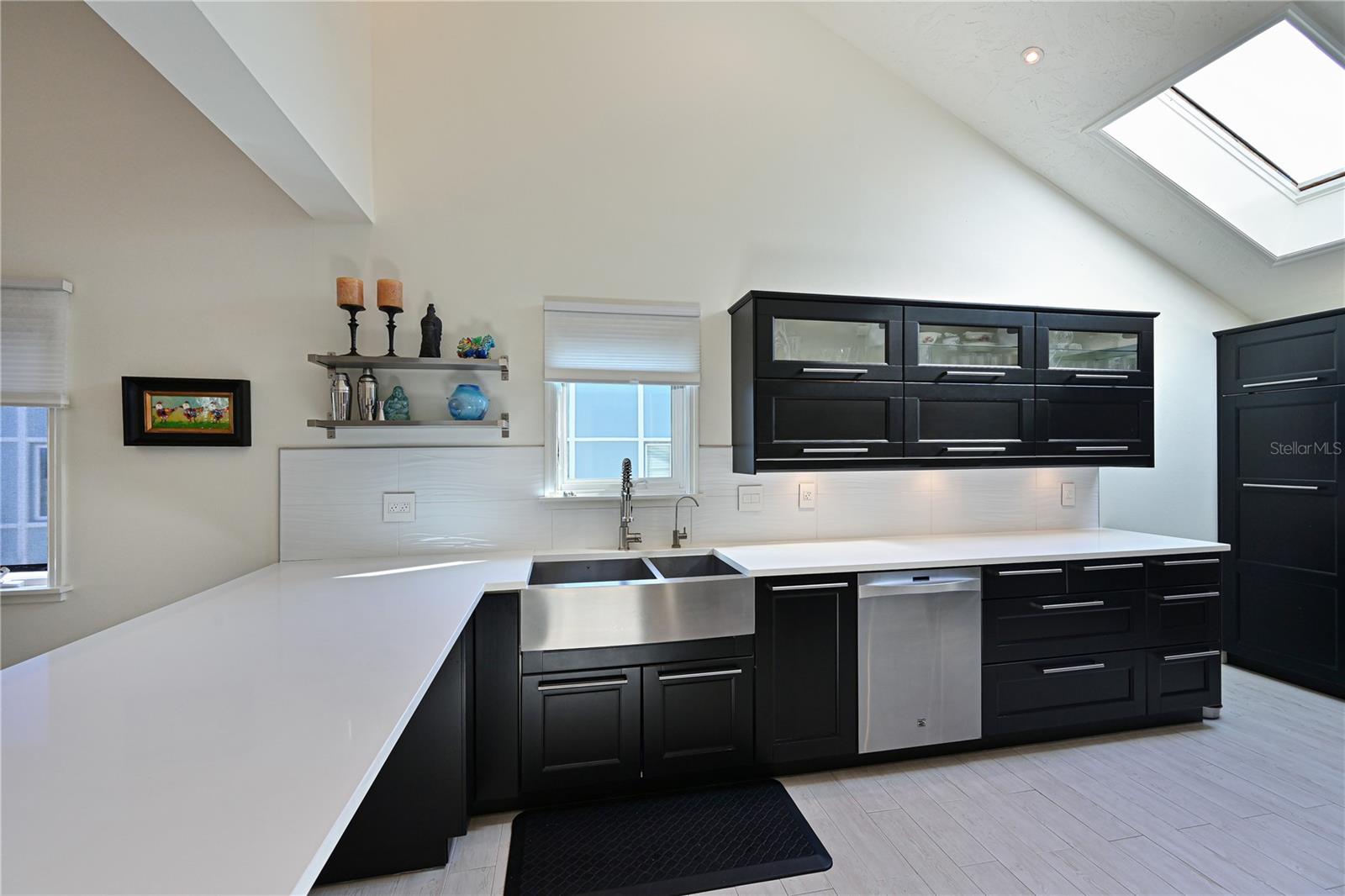 TIDY ISLAND PH III - Residential