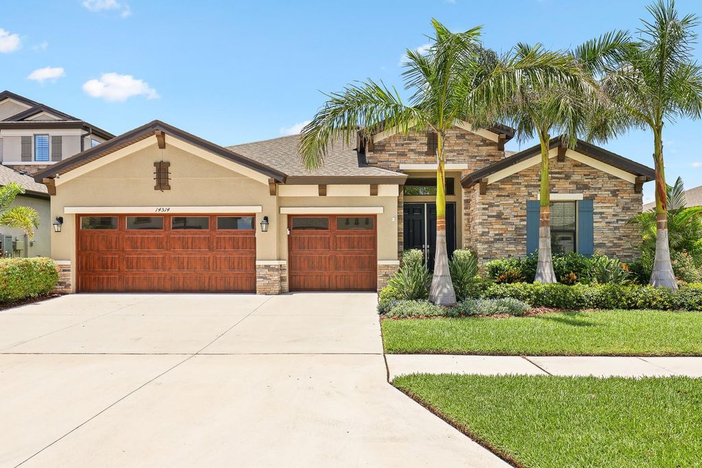 Photo of 14514 Woodland Spur Drive, Lithia, FL 33547 (MLS # TB8398191)