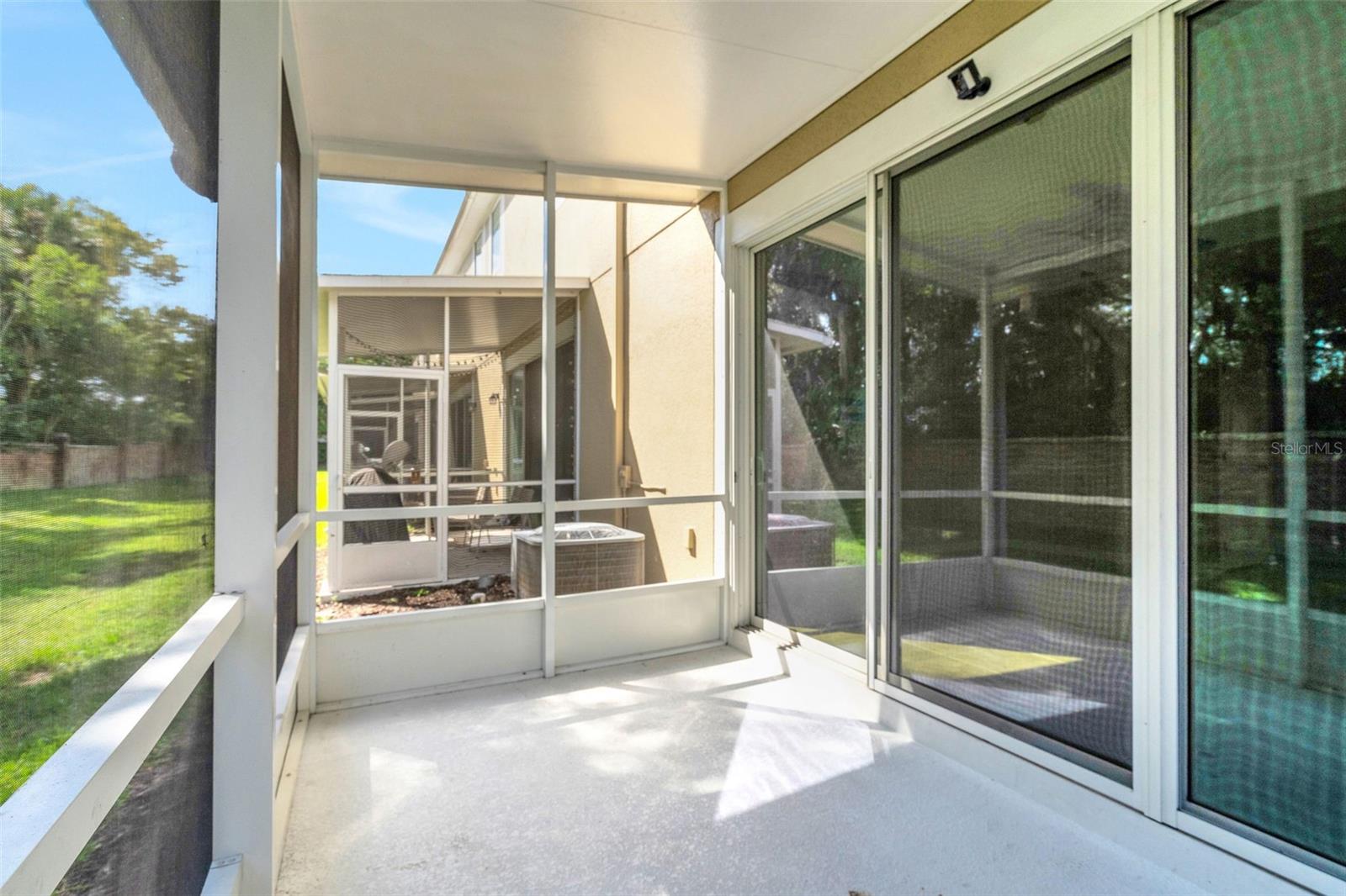 RIVERVIEW TWNHMS PH II - Residential