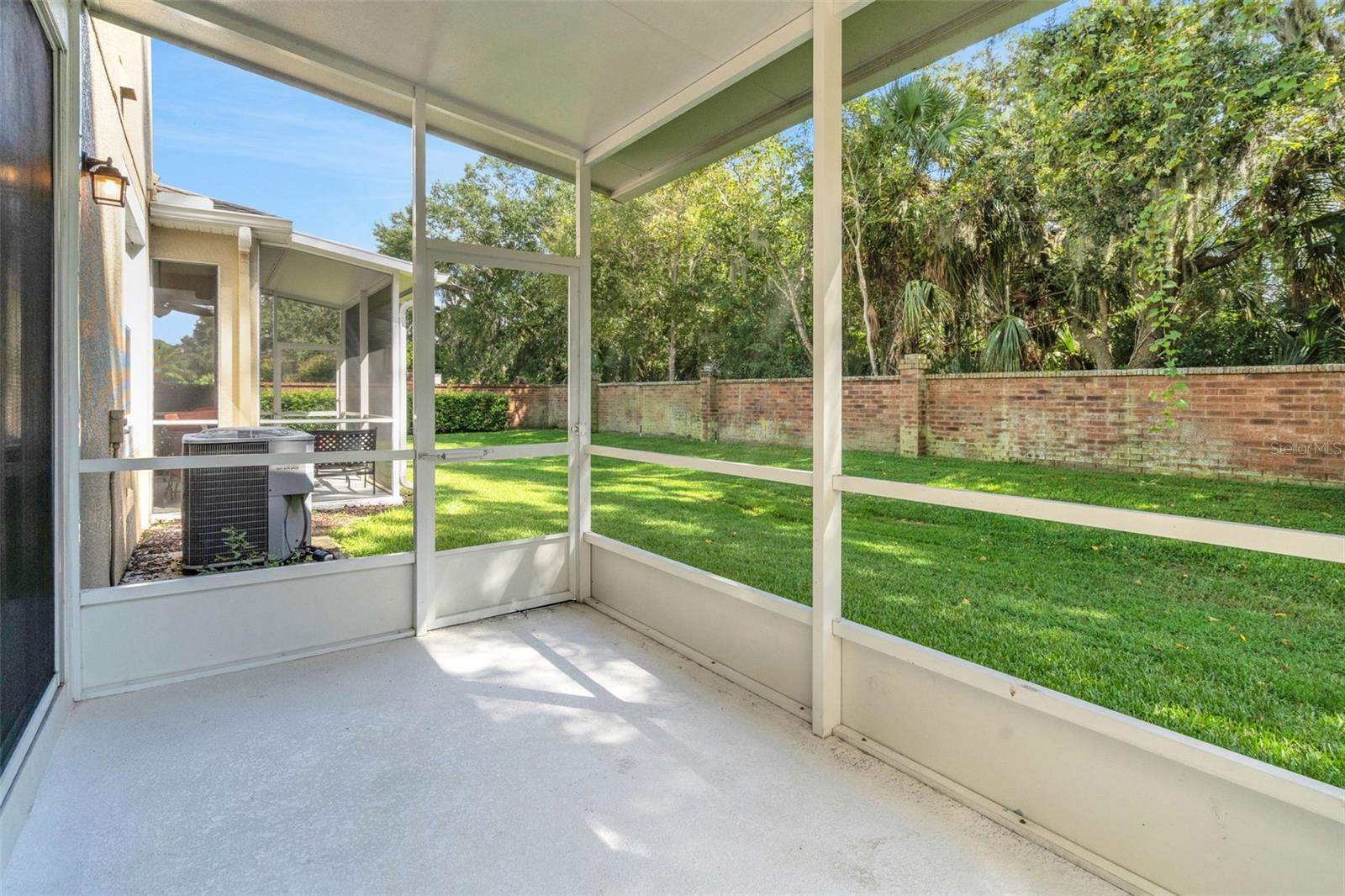 RIVERVIEW TWNHMS PH II - Residential