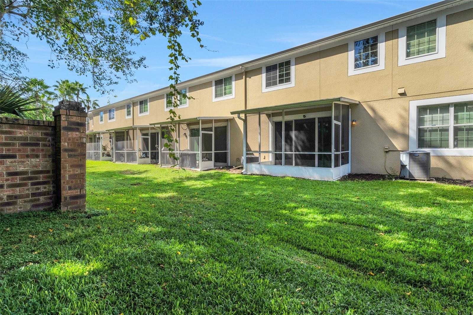 RIVERVIEW TWNHMS PH II - Residential