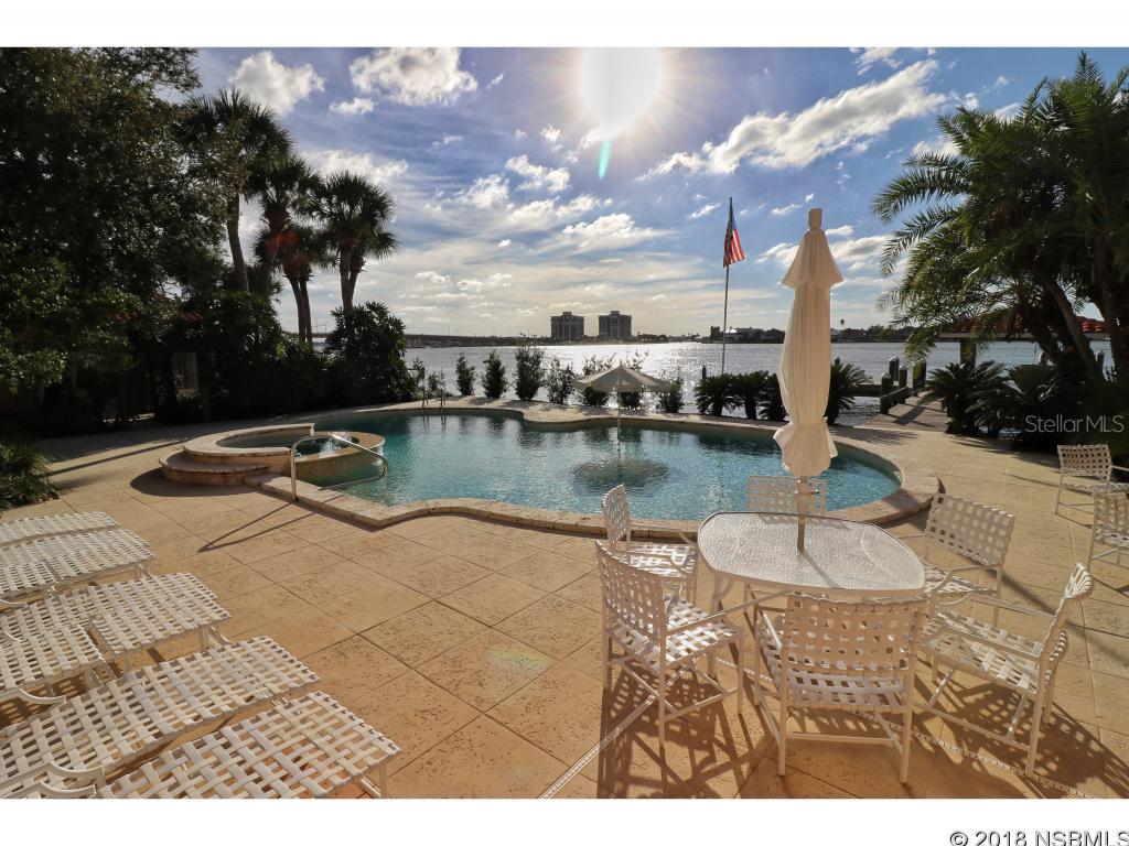 Newell & Carr Walker Grant - Residential