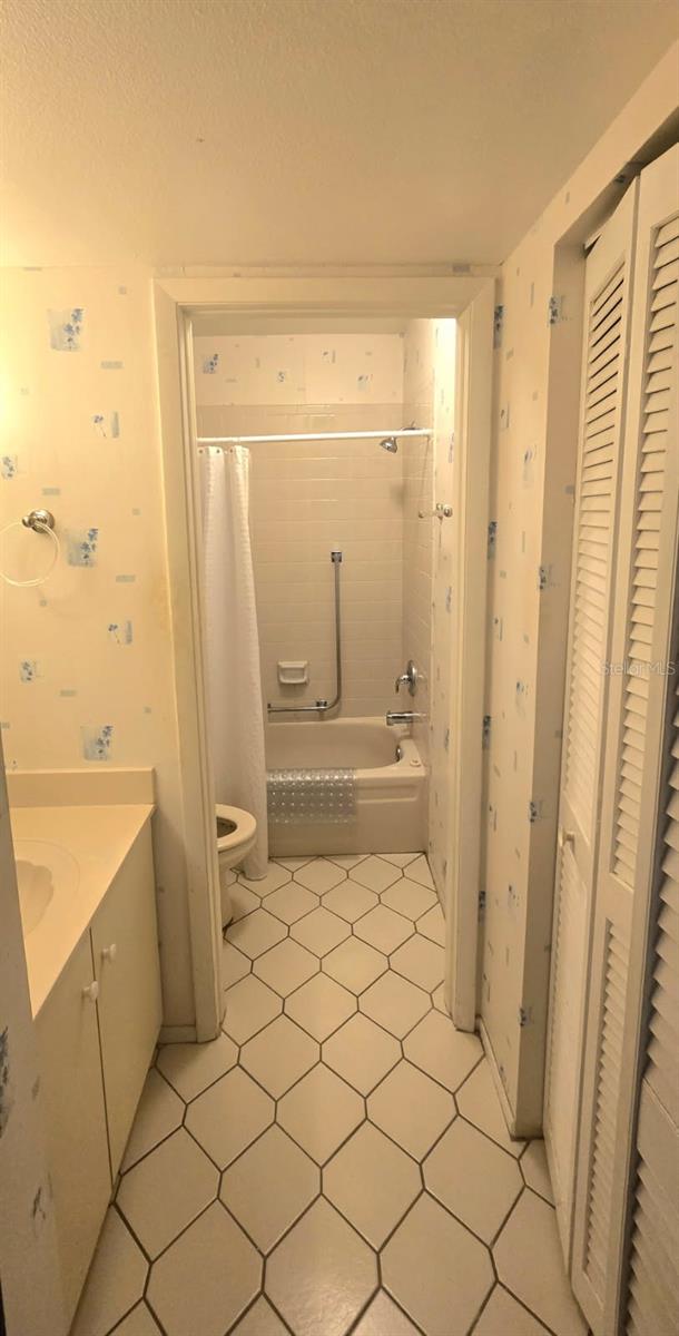 GREEN VIEW CONDO - Residential