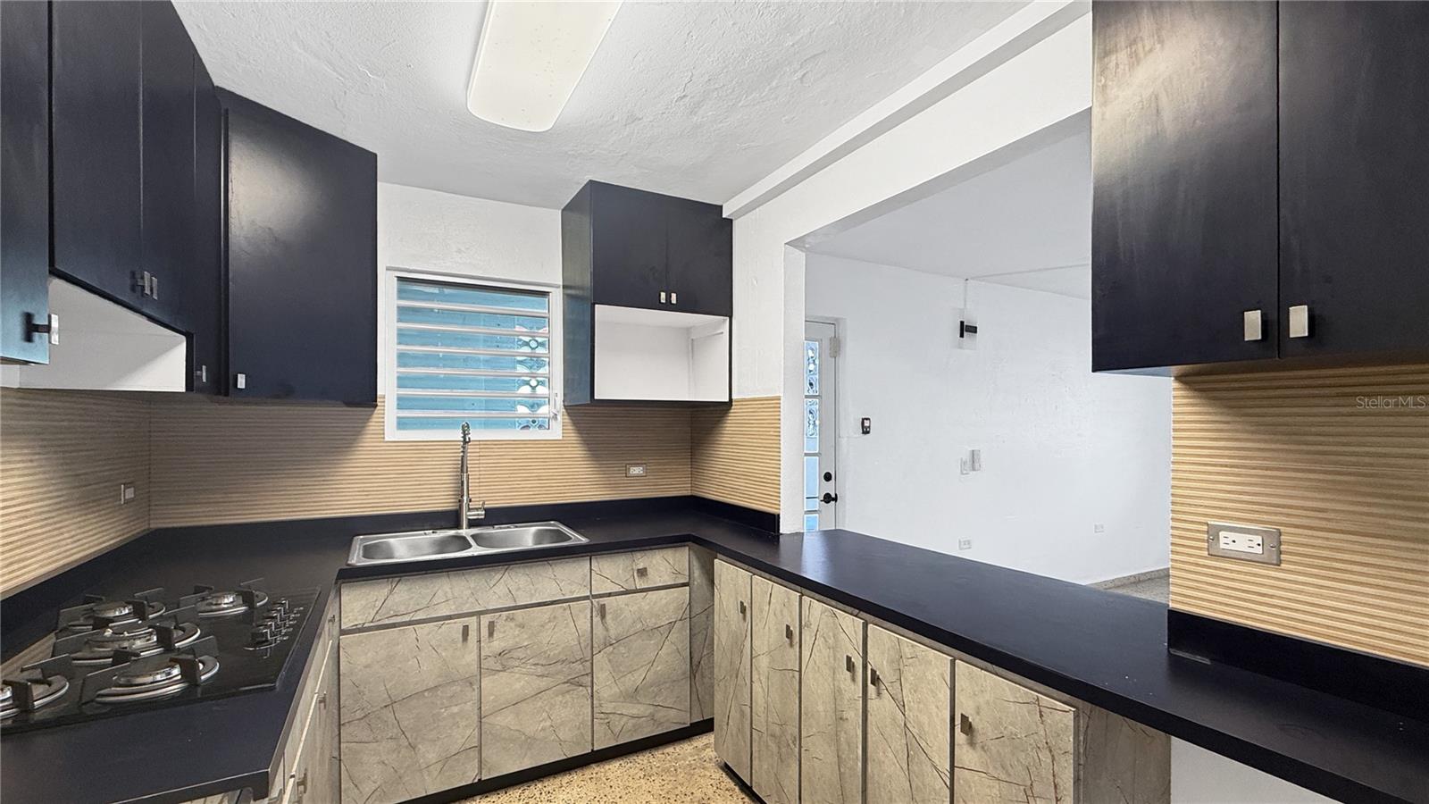 URB. JARDINES DE COUNTRY CLUB - Residential Lease