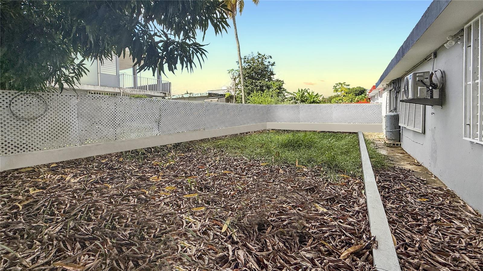 URB. JARDINES DE COUNTRY CLUB - Residential Lease