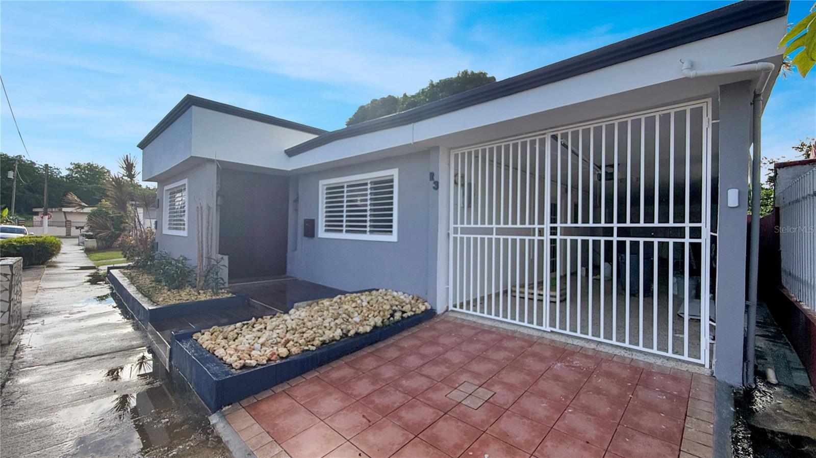 URB. JARDINES DE COUNTRY CLUB - Residential Lease