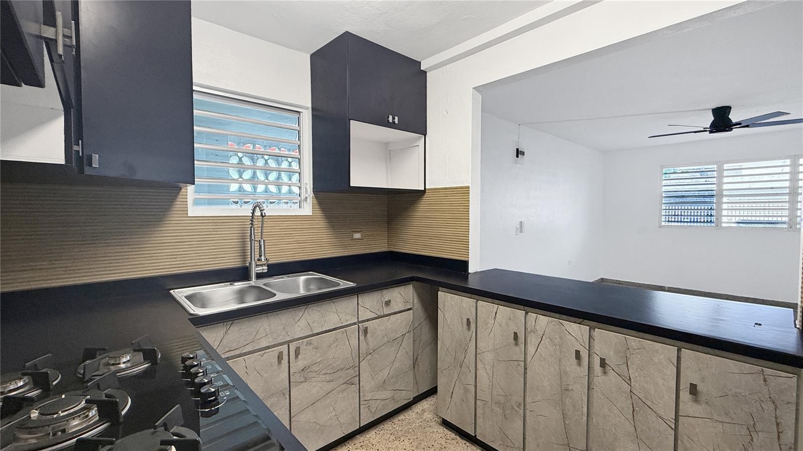 URB. JARDINES DE COUNTRY CLUB - Residential Lease