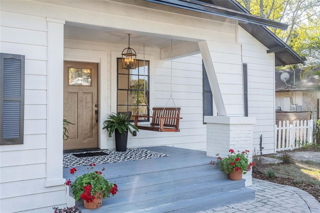 Photo of 805 E Curtis Street, Tampa, FL 33603 (MLS # TB8466513)