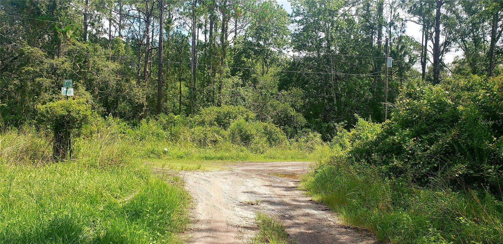 MOON LAKE ESTATES - Land