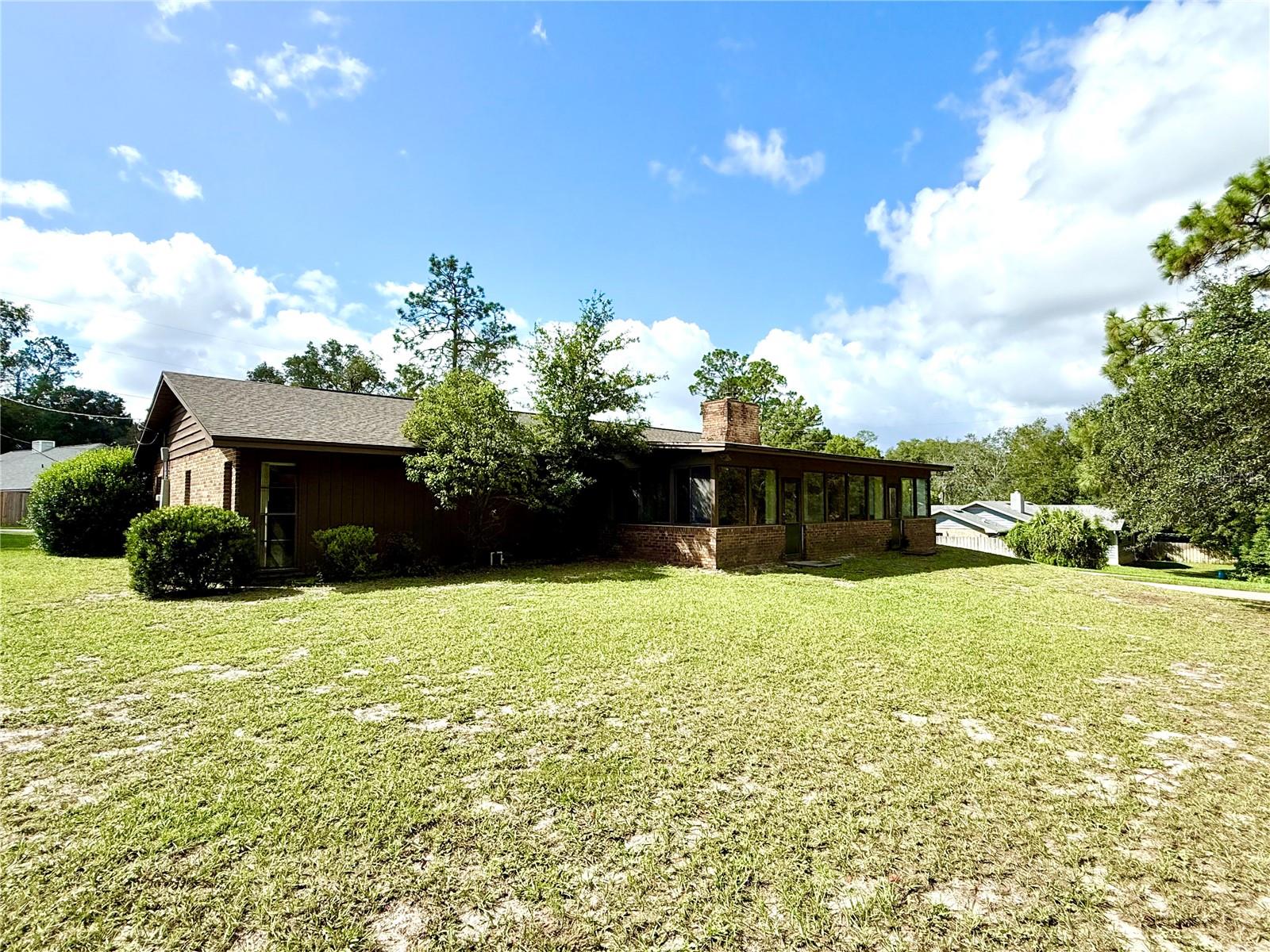 COUNTRY CLUB ESTATES - Residential Lease