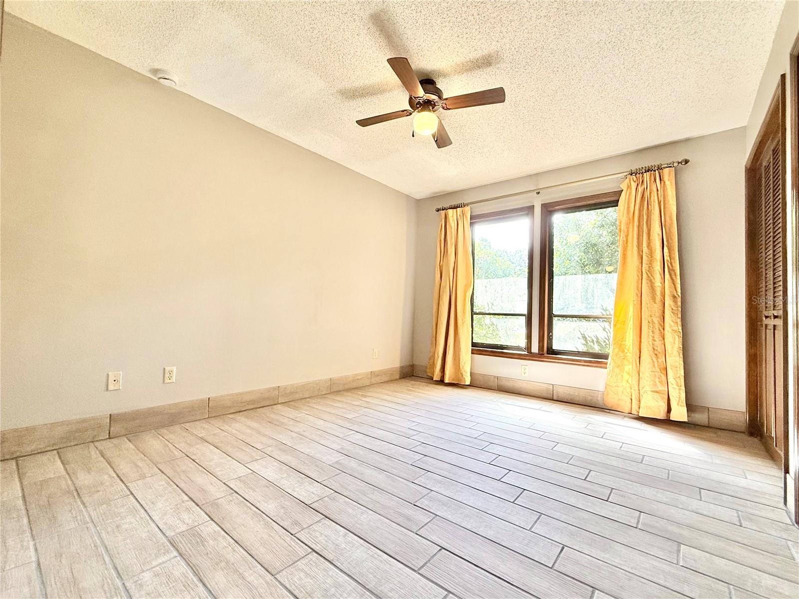 COUNTRY CLUB ESTATES - Residential Lease