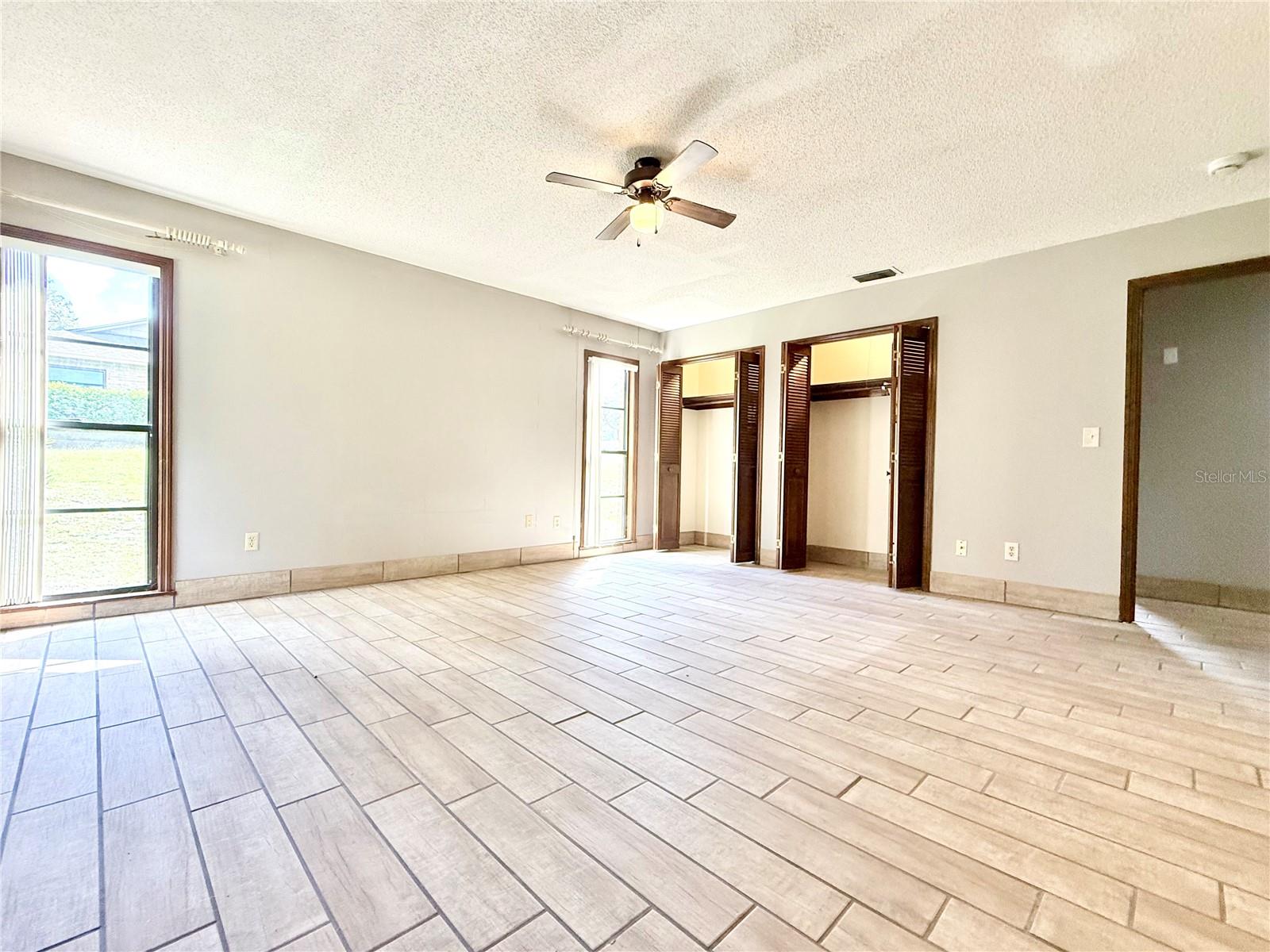COUNTRY CLUB ESTATES - Residential Lease
