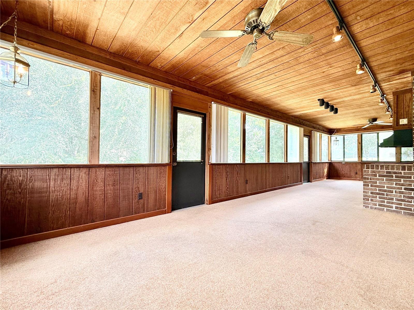 COUNTRY CLUB ESTATES - Residential Lease