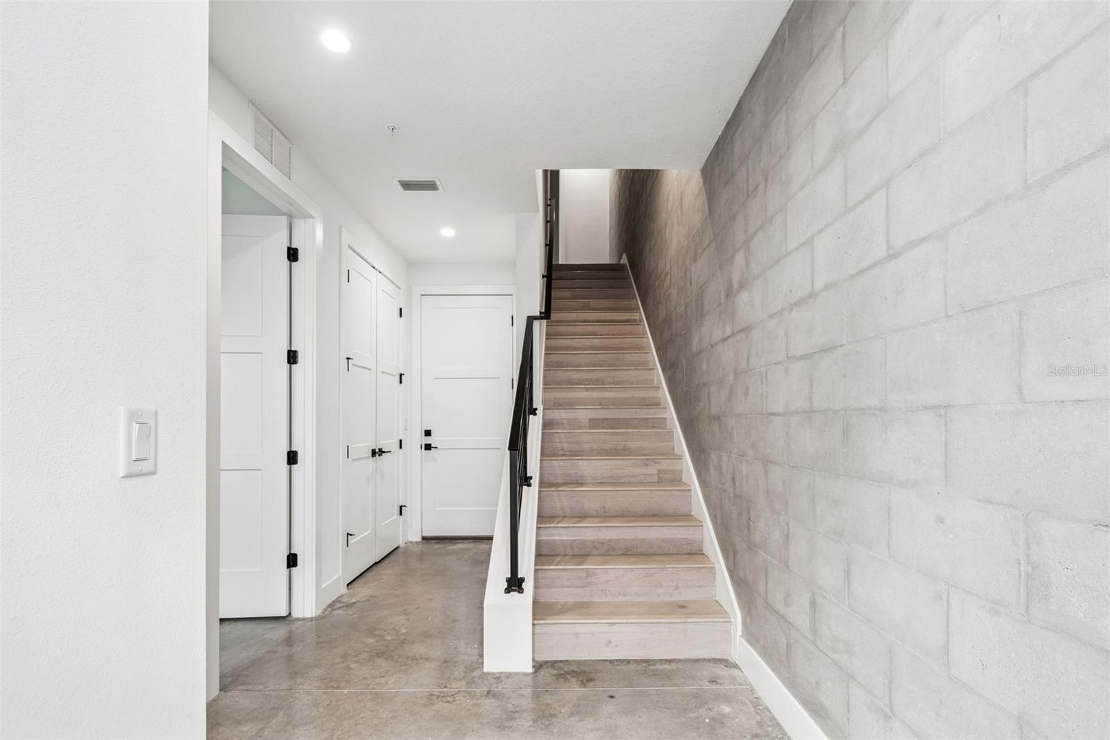 CANVAS WAD - Residential