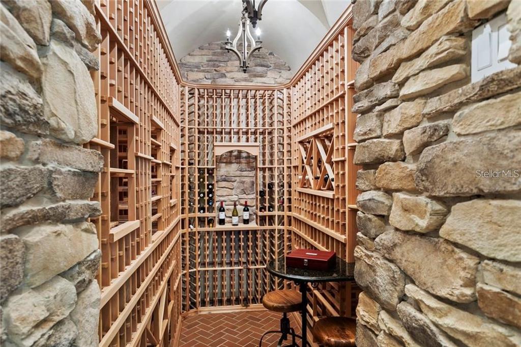 TAMPA PALMS - Residential