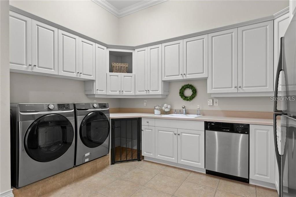 TAMPA PALMS - Residential