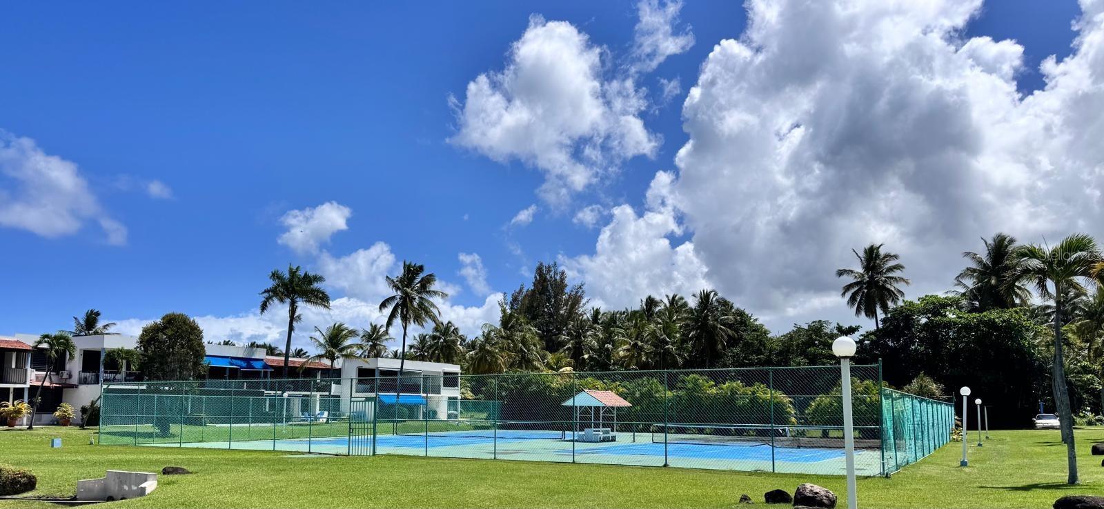 COND. PLAYAS DEL YUNQUE - Residential