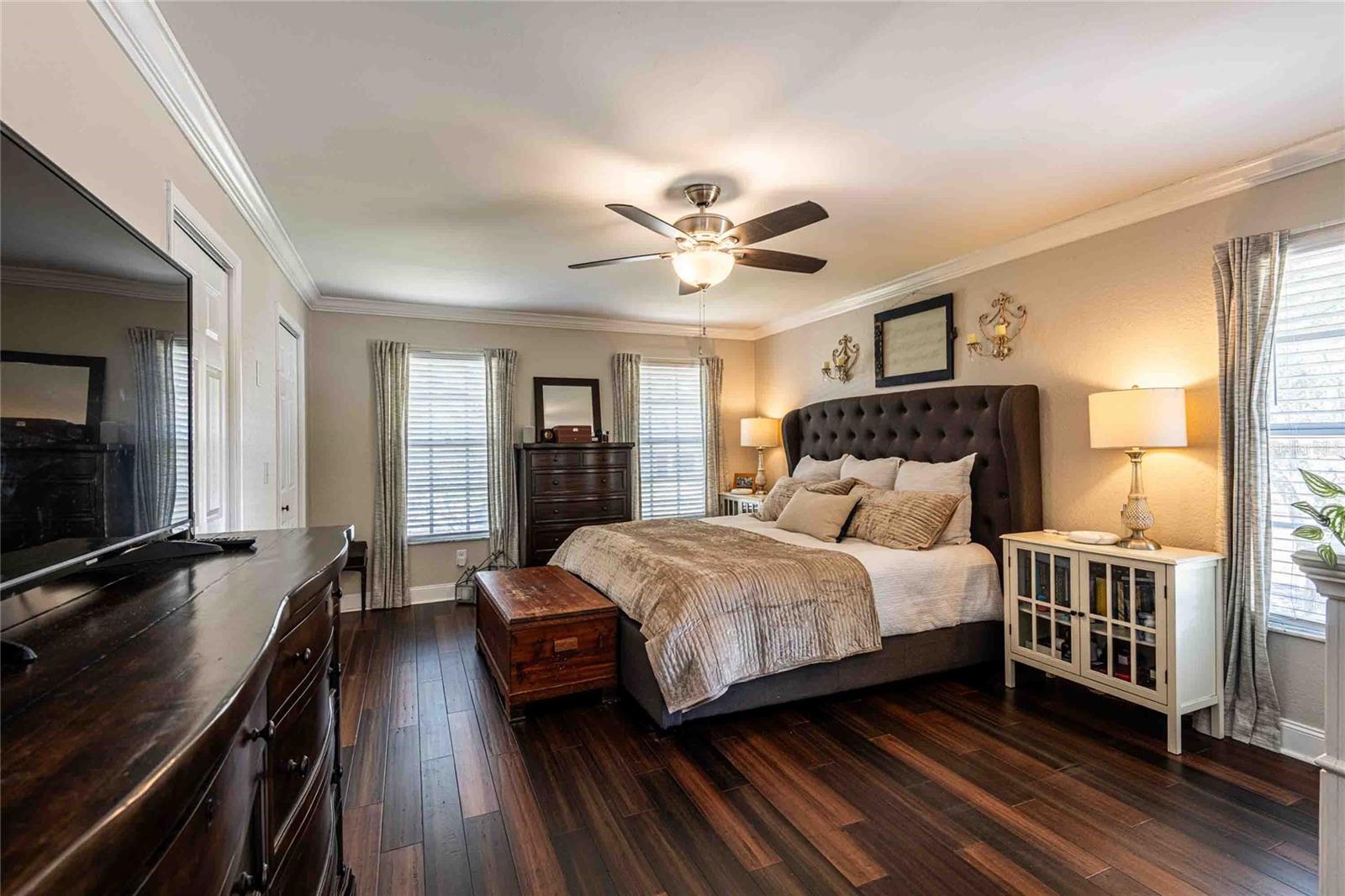 CASTLE WOODS - Residential