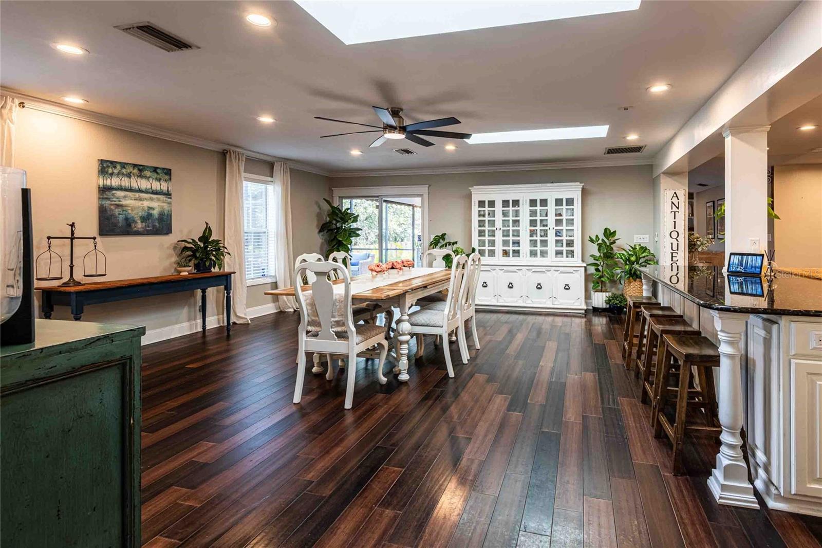 CASTLE WOODS - Residential