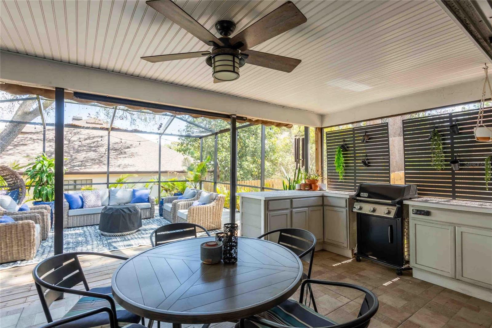 CASTLE WOODS - Residential