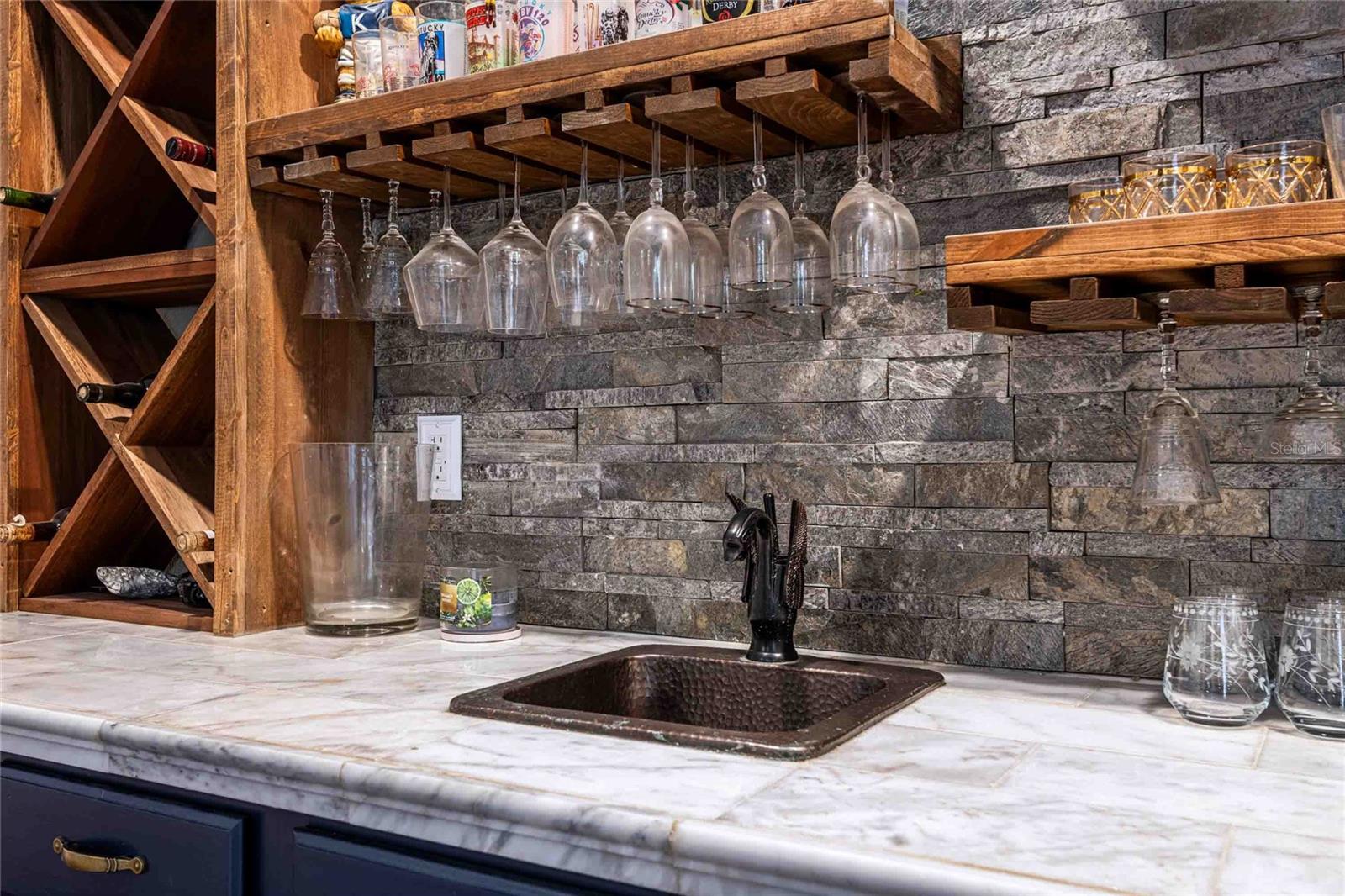 CASTLE WOODS - Residential