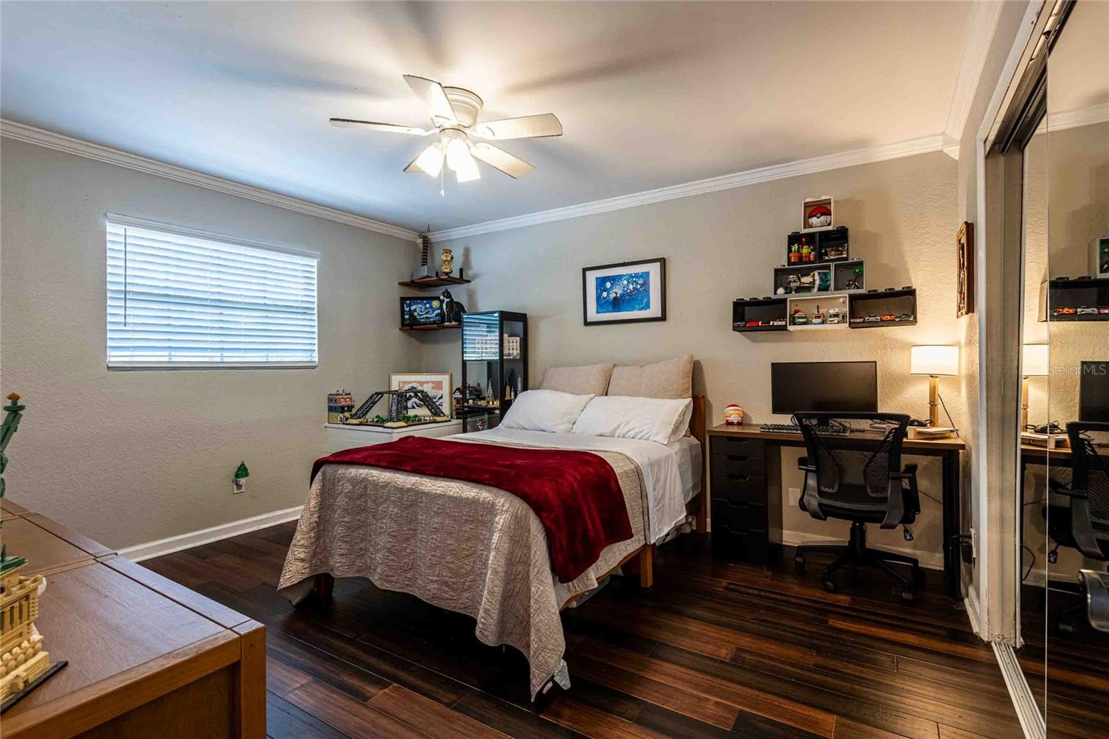 CASTLE WOODS - Residential