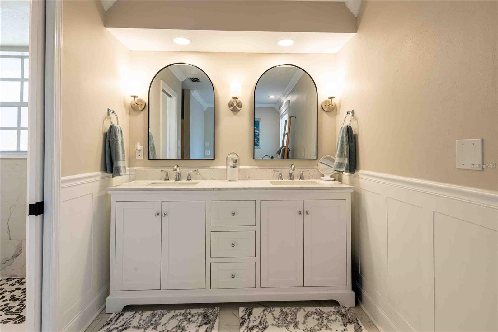 CASTLE WOODS - Residential